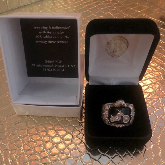 🏍 Silver & Onyx Motorcycle Ring - Picture 2 of 13